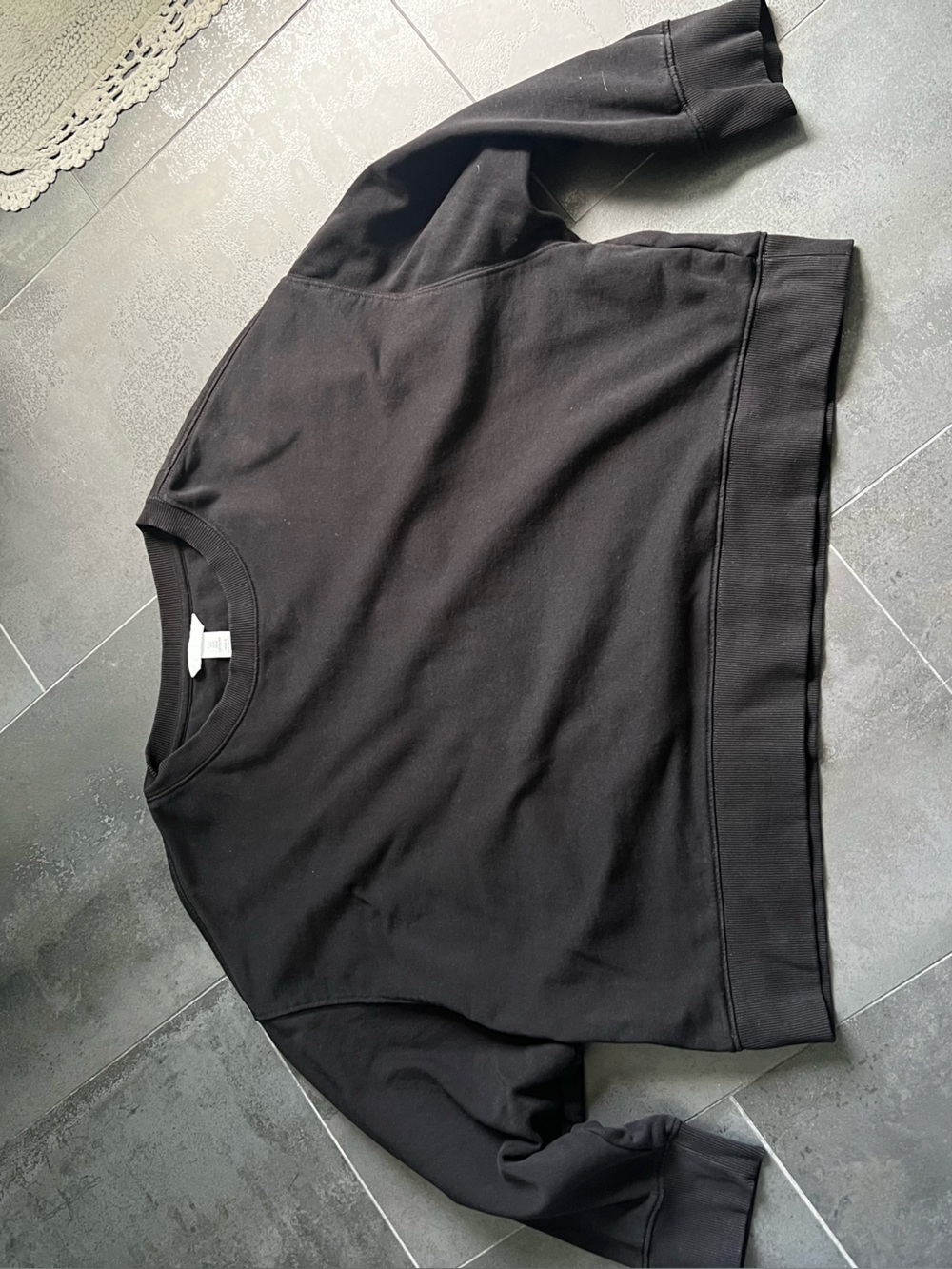 H&M Black Crewneck Sweatshirt, size M